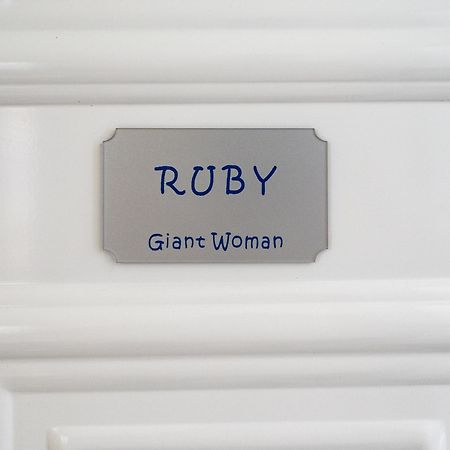 Giant Woman Apartment Tsoútsouros Екстериор снимка