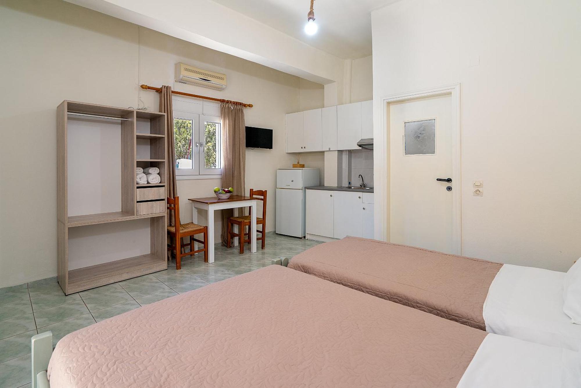 Giant Woman Apartment Tsoútsouros Екстериор снимка