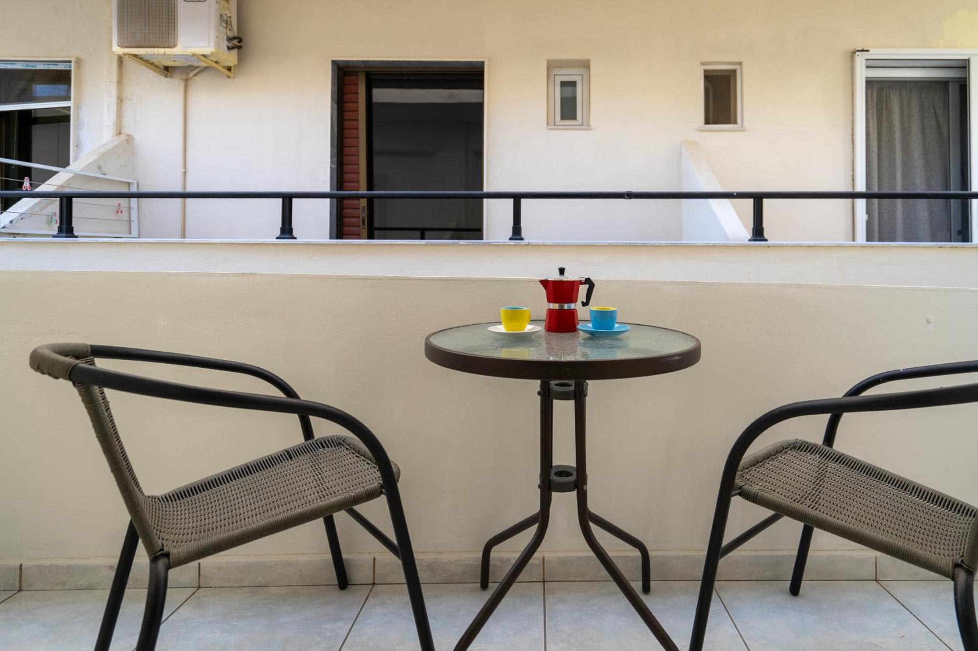 Giant Woman Apartment Tsoútsouros Екстериор снимка